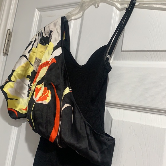 Top - Picture 2 of 7